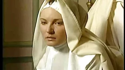 Rollenspiel kostenfreie pornofilme mit reifen frauen einer sexy Krankenschwester, die dem Patienten eine Fotze gab