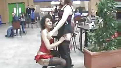 Sexuell Küken dominieren Mann und sitzen kostenlose pornofilme mit reifen frauen auf Gesicht