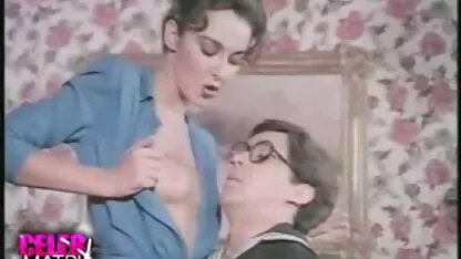 Russische 18 - jährige reife frauen pornos Blondine füllte ihren Arsch mit Sperma