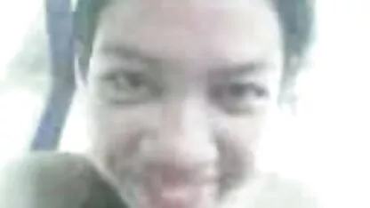 Hübsches Mädchen hebt Ihre Beine hoch, gratis pornos mit reifen frauen während ein Kerl fickt Ihre Muschi