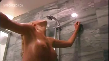 Russische ash-blonde Verführerin reife frauen in pornos führt Eine stellare Doppel oral job