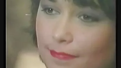 Hübsche Blumen-Fellatio pornofilme mit reifen frauen