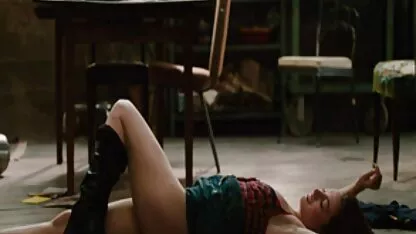 Pot-bellied Mann fickt petite Mädchen auf der couch zu Hause fickfilme mit alten frauen