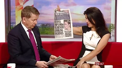 Sex blonde fingert den Schwanz eines Freundes mit Schmierung pornos mit reifen damen vor seiner Videokamera